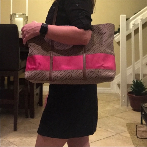 Large Coach Zip Tote - Picture 8 of 8